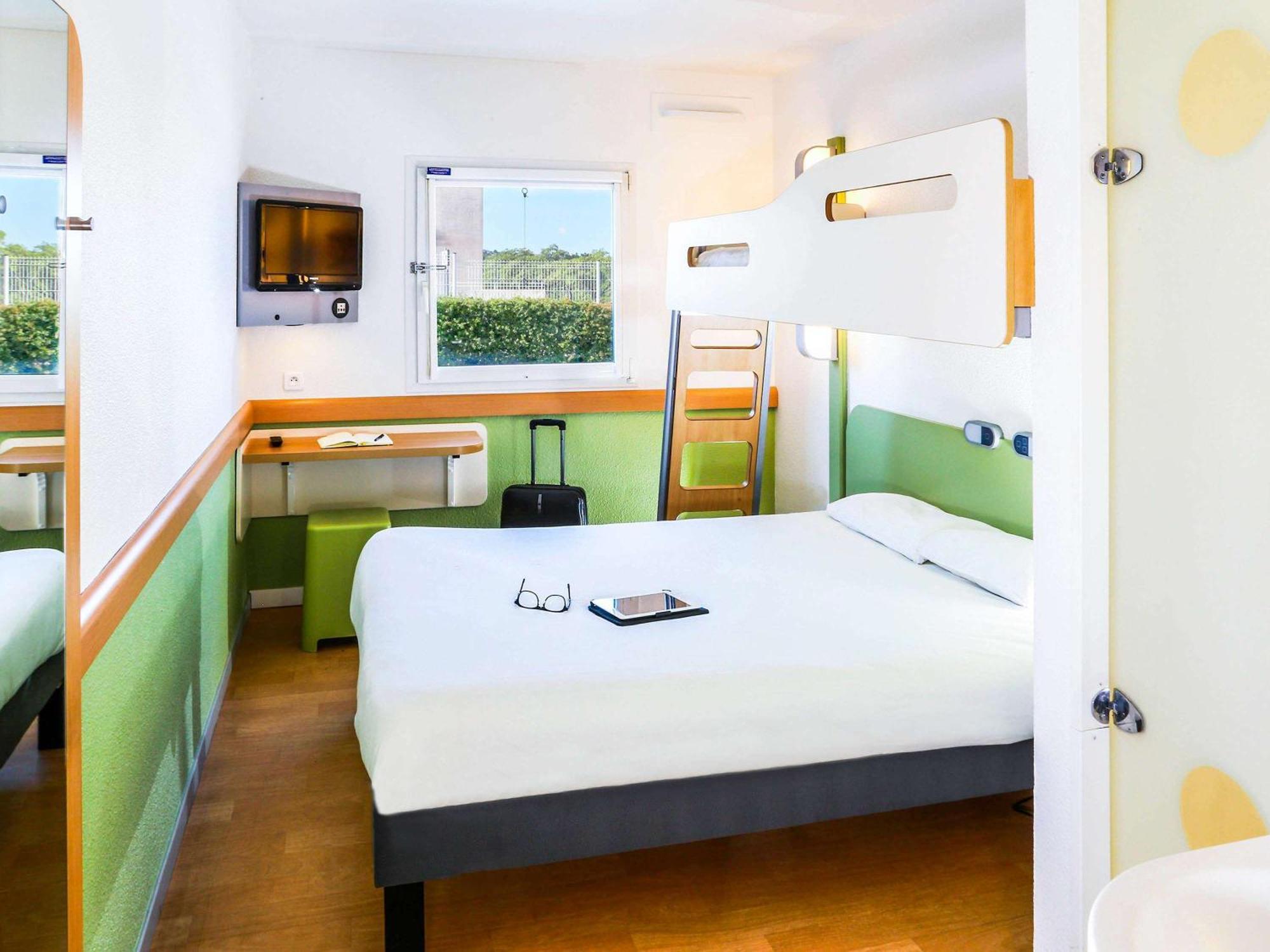 Ibis Budget Marseille Vitrolles Vitrolles  Exterior photo