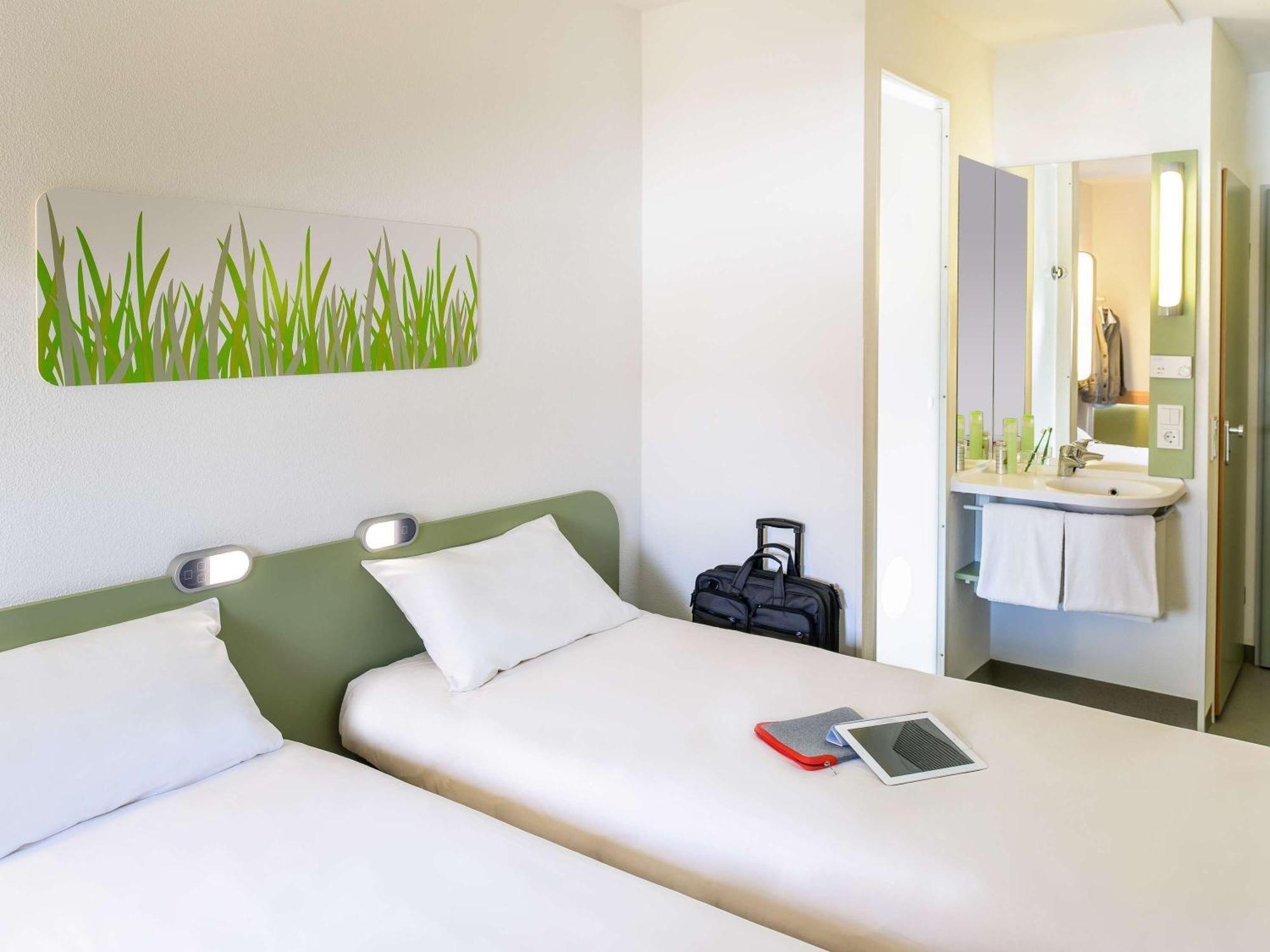 Ibis Budget Marseille Vitrolles Vitrolles  Exterior photo