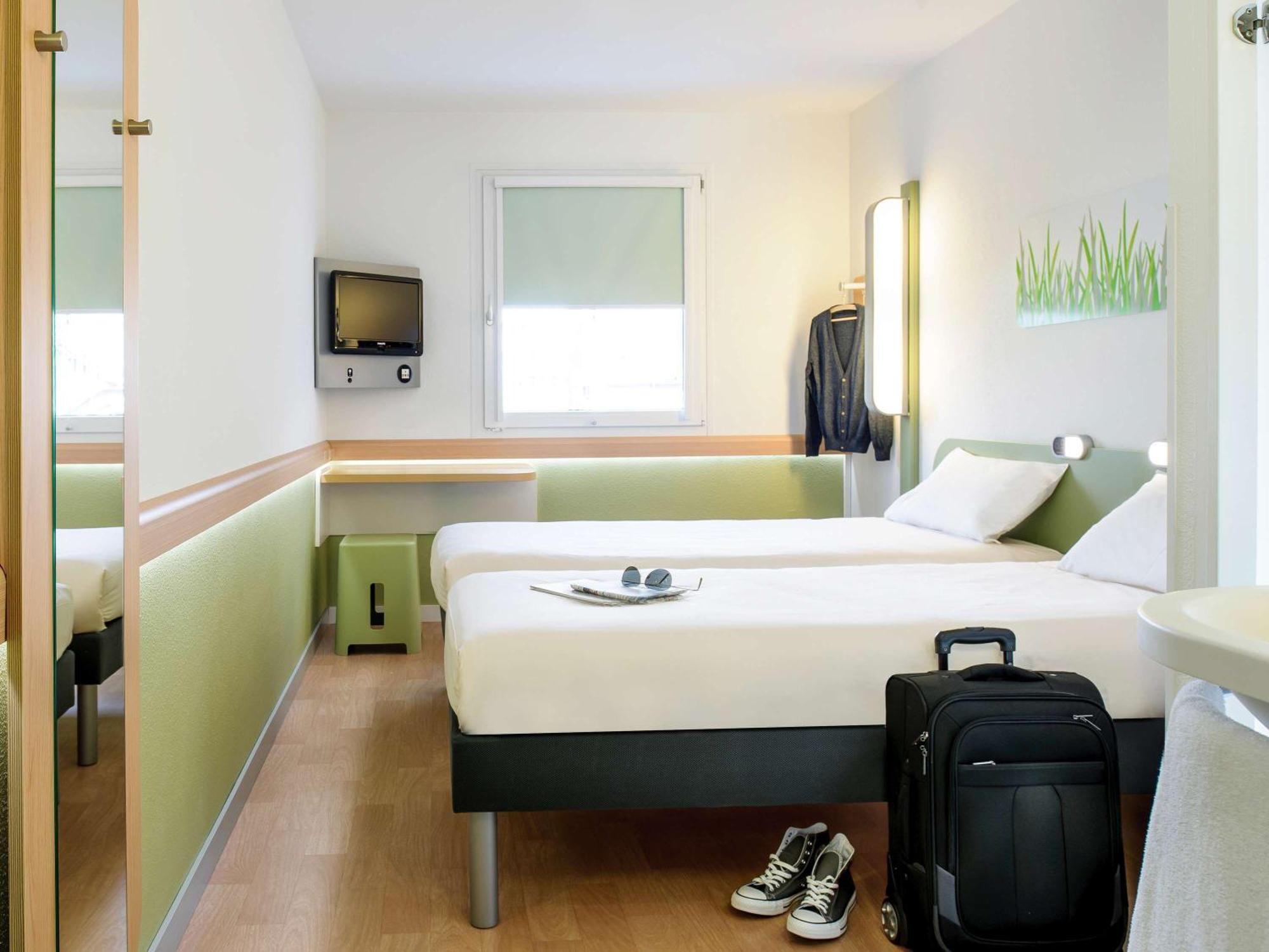 Ibis Budget Marseille Vitrolles Vitrolles  Exterior photo